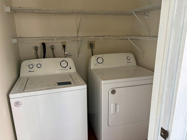 Foto del edificio - 9384 S Belfort Cir