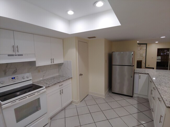 Building Photo - 4027 Audubon Dr