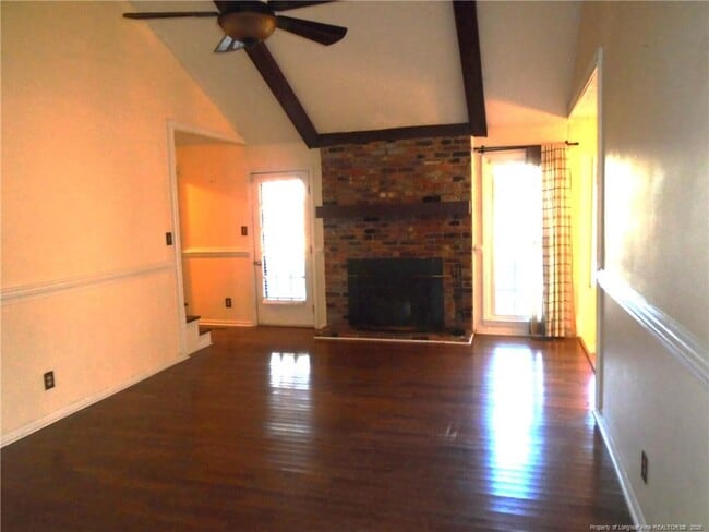 Foto del edificio - 3503 Farm Circle Rd