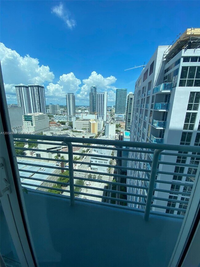 Foto del edificio - 133 NE 2nd Ave