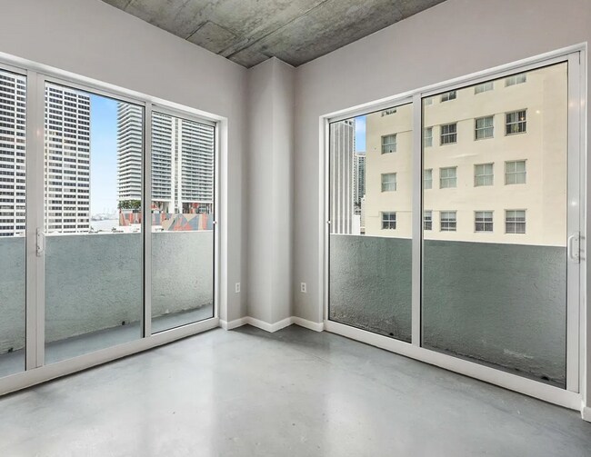 Foto del edificio - 133 NE 2nd Ave