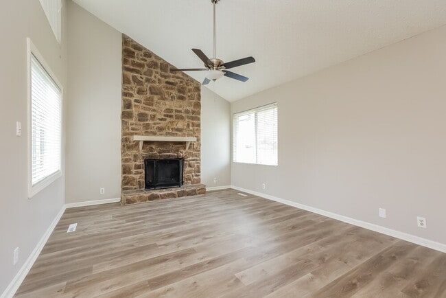 Building Photo - 252 Cedarmont Cir