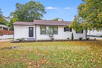 Building Photo - 2301 Shamrock Dr