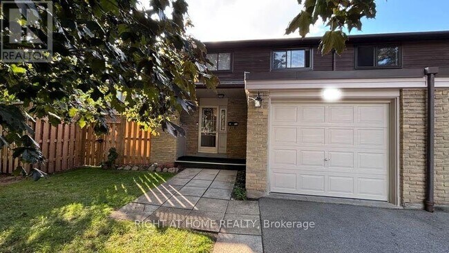 Photo du bâtiment - 584 Forestwood Crescent