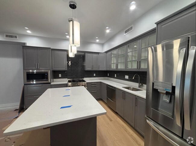 Building Photo - 12 Aldersey St