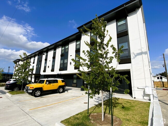 Primary Photo - Studio Arms Apartments