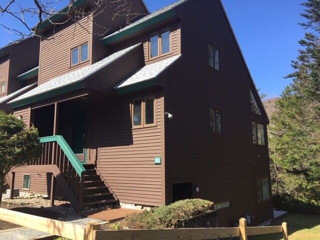 Primary Photo - 1 Mountain Brook Ln