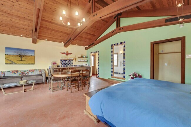 Foto del edificio - 794 Oakville Cross Road, Unit Guest House