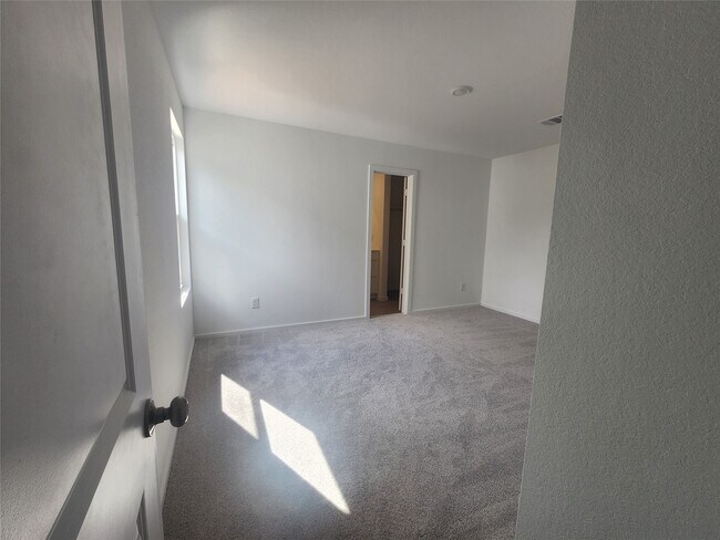 Foto del edificio - 906 Pertuso Ln