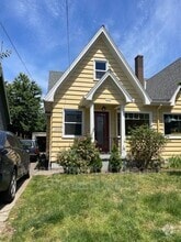 Building Photo - 1555 N Killingsworth St