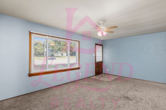 Foto del edificio - Spacious St. Ann Home with Large Detached ...