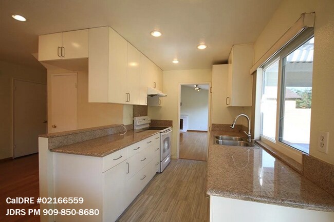 Foto del edificio - Walnut 3 Bedroom Home