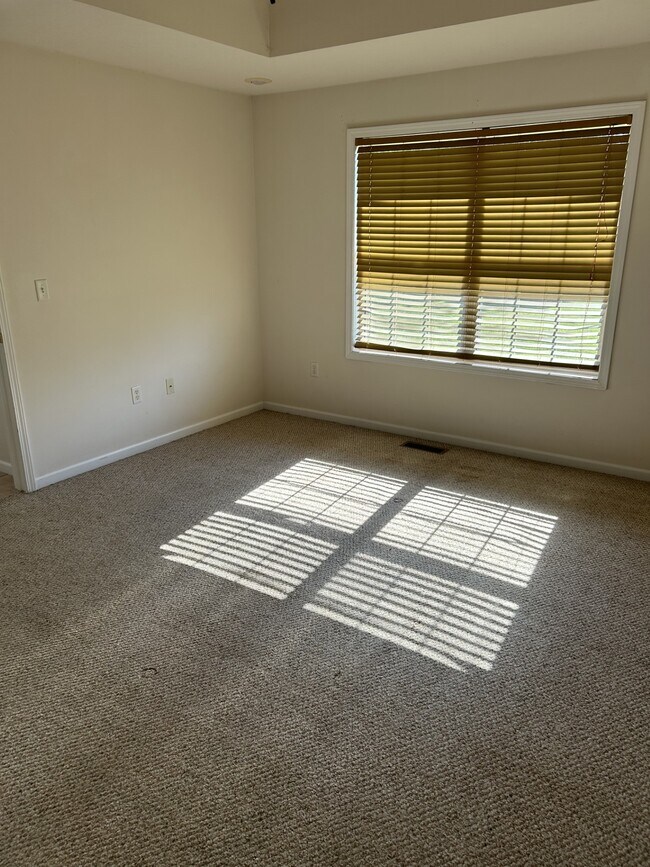 Building Photo - 1311 Deadra Dr