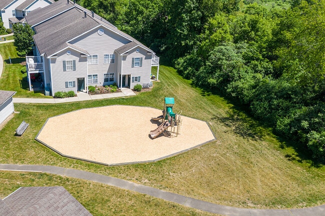 Building Photo - WoodsEdge Apartments