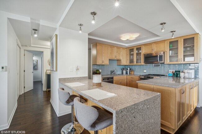 Building Photo - 400 E Randolph St