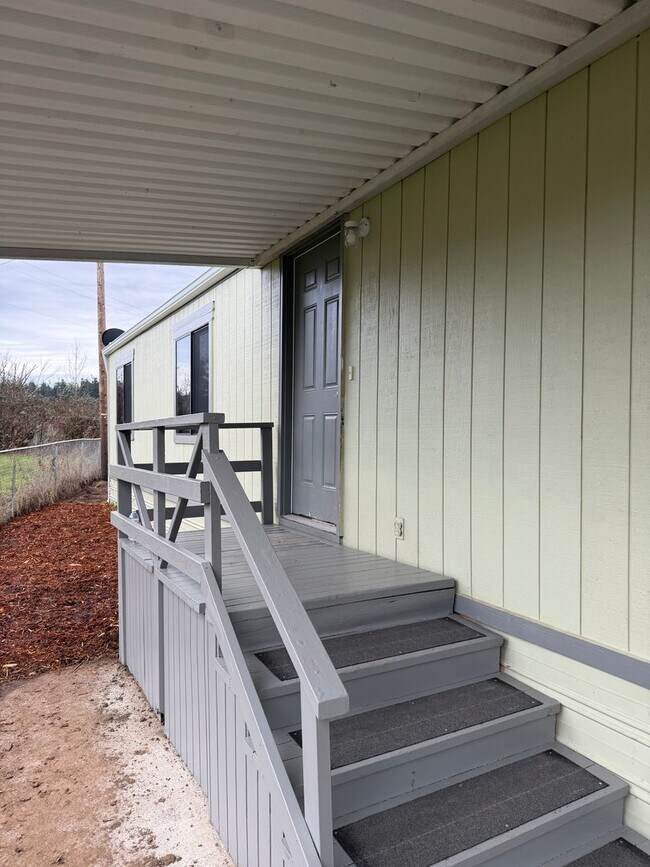 Foto del edificio - Updated 3 bedroom 2 bathroom house in Springfield!