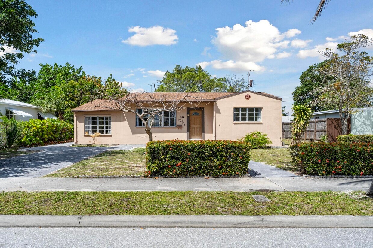Primary Photo - 331 Winters St