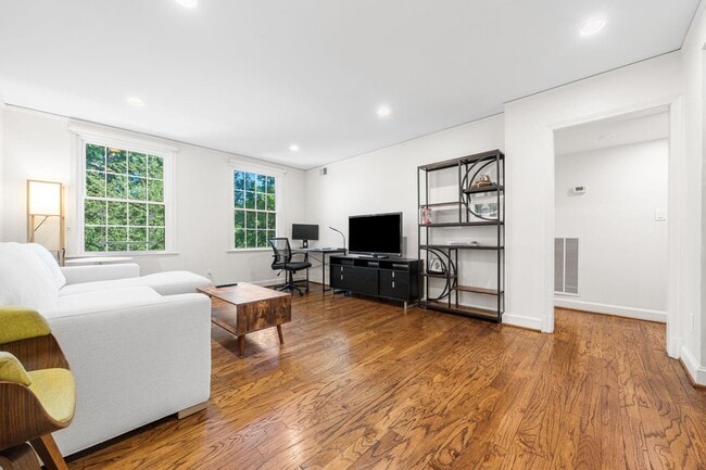 Building Photo - 2720 Ordway St NW