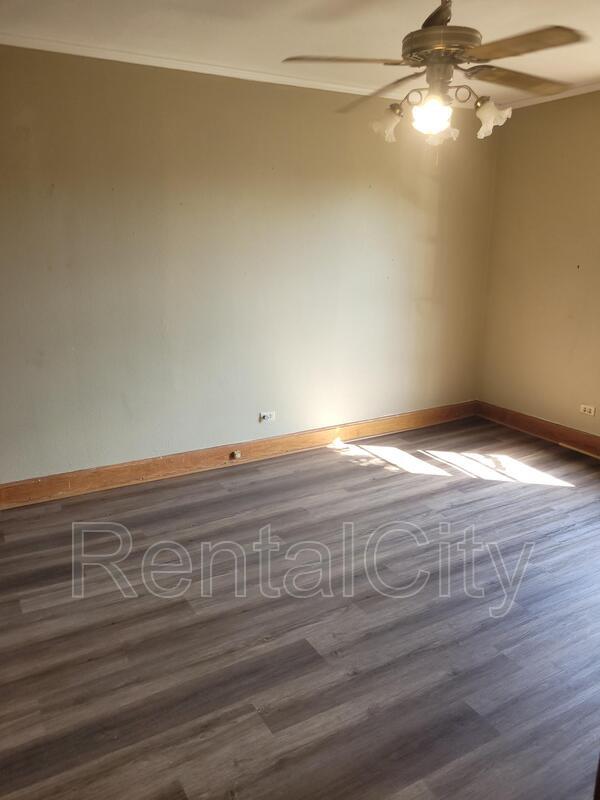 Foto del edificio - 534 Lake Rd