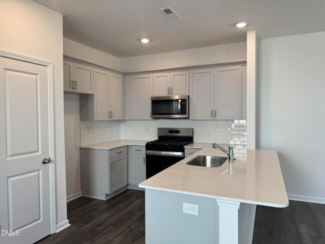 Foto del edificio - 419 Belgian Red Wy