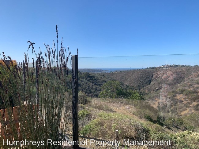 Building Photo - 4 br, 4.5 bath House - 7131 Sitio Caliente