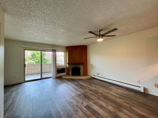 Foto del edificio - 1 Bedroom, 1 Bath Apartment in Boulder