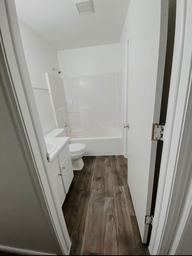 Baño - North Pointe Apartments