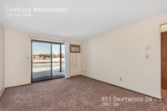 Foto del edificio - 851 Driftwood Dr