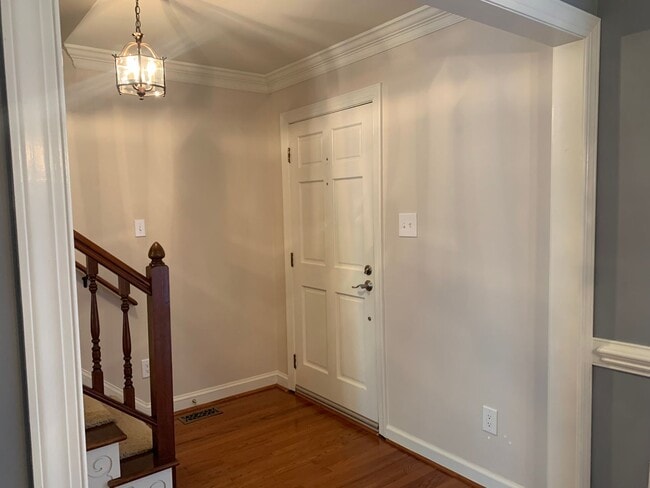 Building Photo - 2 Bed | 2.5 Bath North Raleigh Townhome!