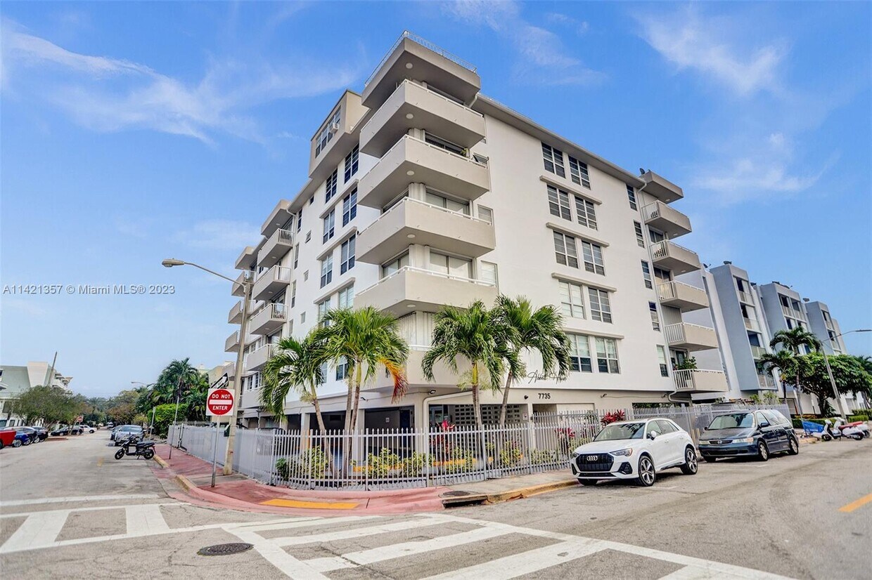 7735 Abbott Ave Unit 2F, Miami Beach, FL 33141 Condo for Rent in