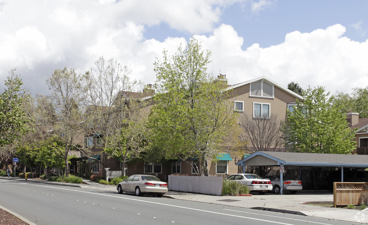 Building Photo - Glen Eden