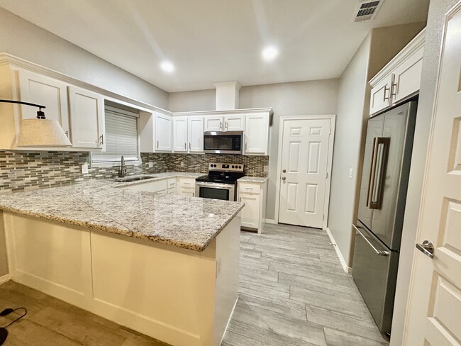 Building Photo - 4904 N Winona Dr