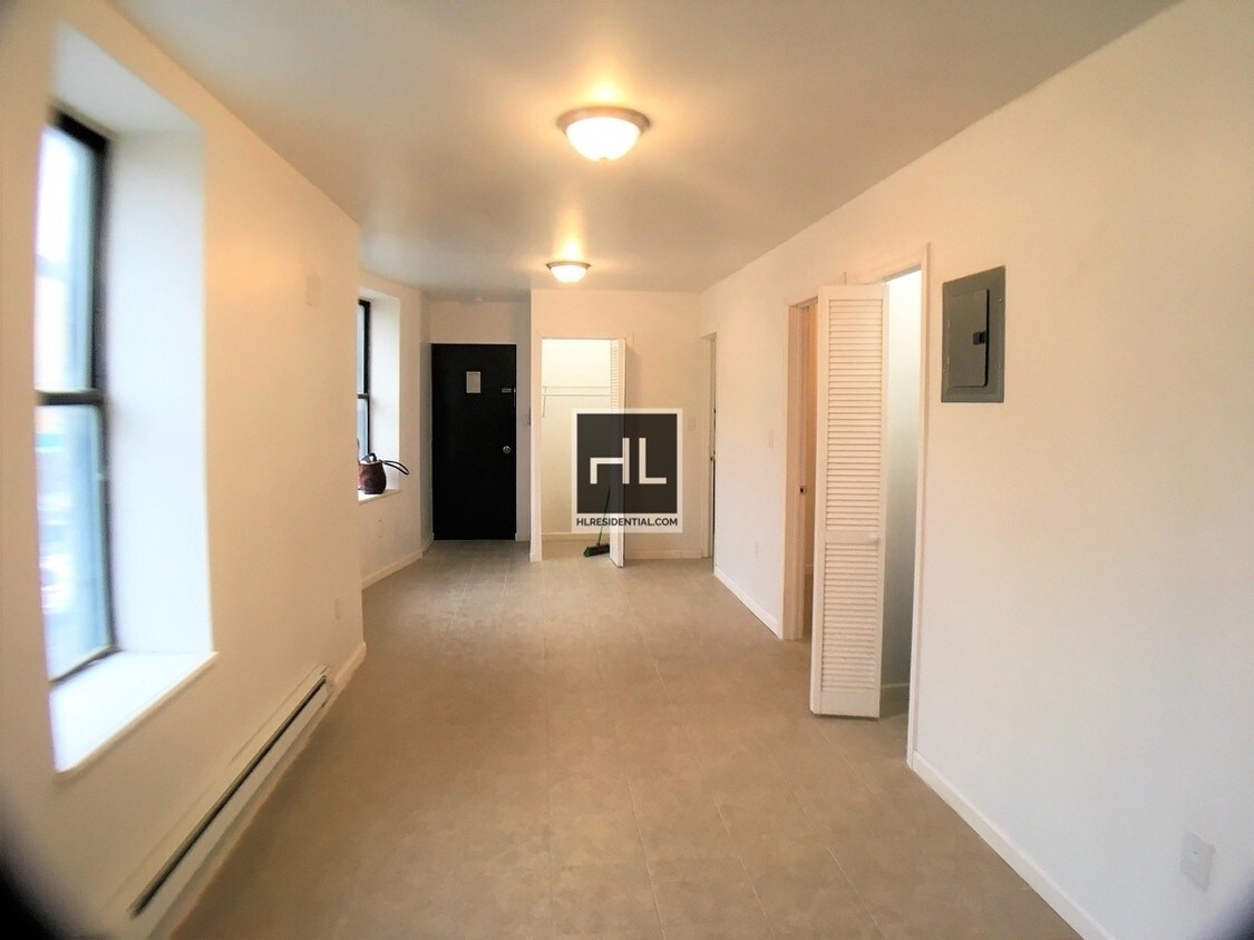 Building Photo - 1342 SAINT JOHN Pl