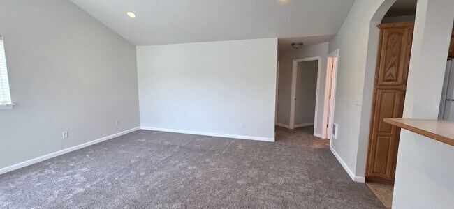 Building Photo - Beautiful Condo in Gilham