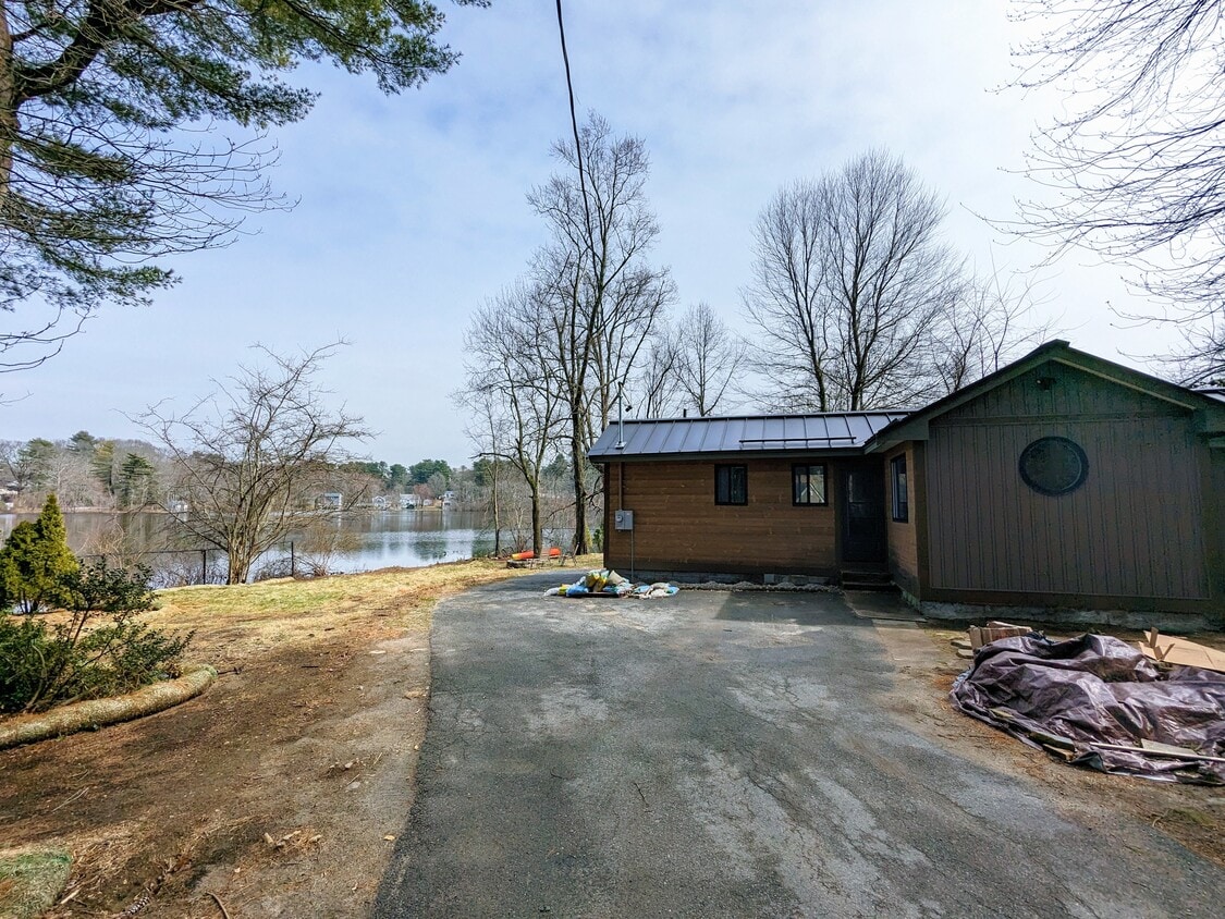Front of house - 35 Willowwood Ave
