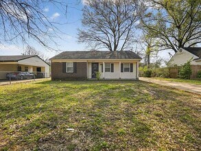 Building Photo - 4118 Westmont Rd