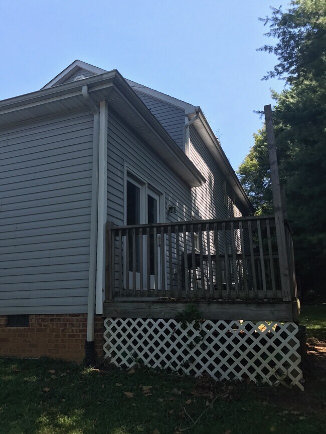 Foto del edificio - 21441 Clear Creek Rd