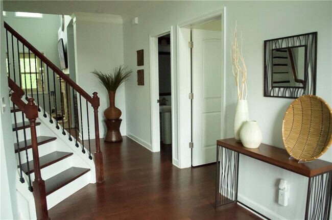 Building Photo - 4350 Golden Sparrow Way