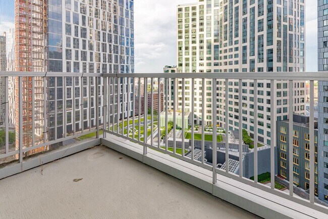 Foto del edificio - 436 Albee Square W