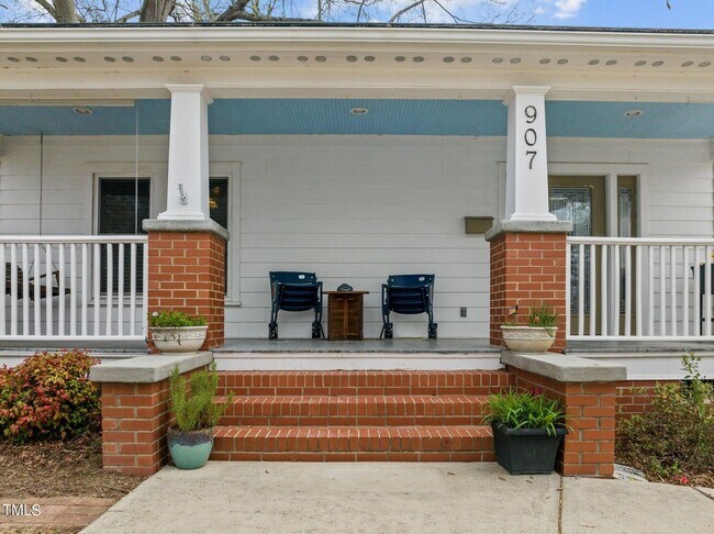 Foto del edificio - 907 Arnette Ave