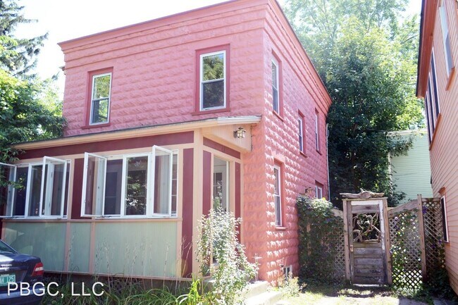 Foto del edificio - 2 br, 1.5 bath House - 86 Pitkin House
