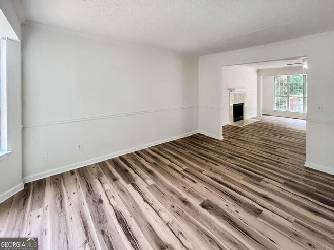 Building Photo - 2945 Georgian Manor Dr
