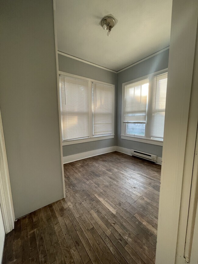 Foto del edificio - 1617 N C St