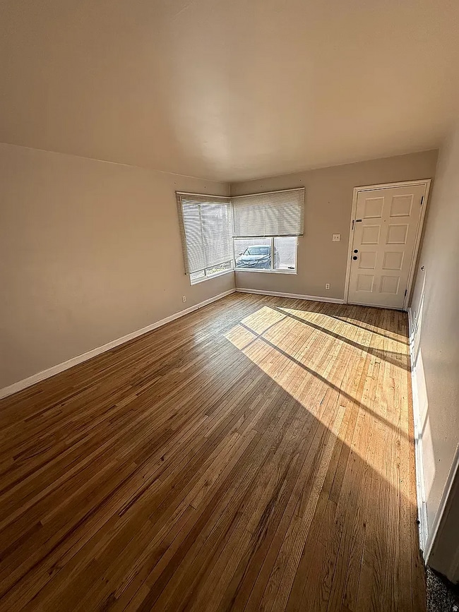 Building Photo - 2577 S 700 E