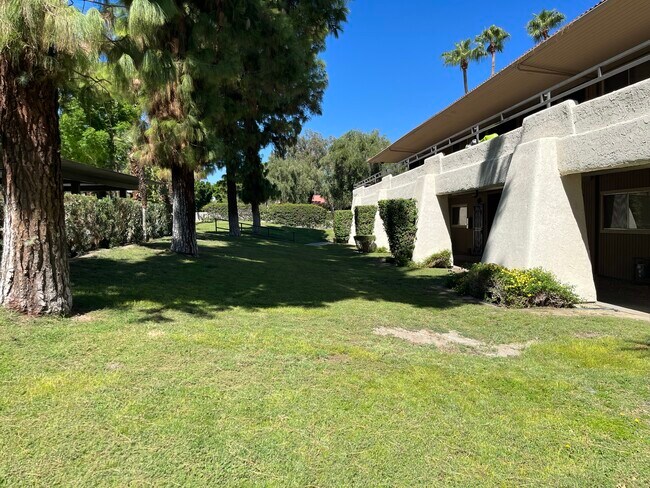 Building Photo - 2875 N Los Felices Rd