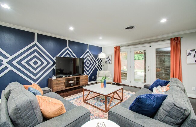 Foto del edificio - 4749 Benning Dr