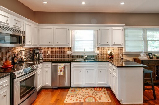 Building Photo - 2059 Lombardy Ave