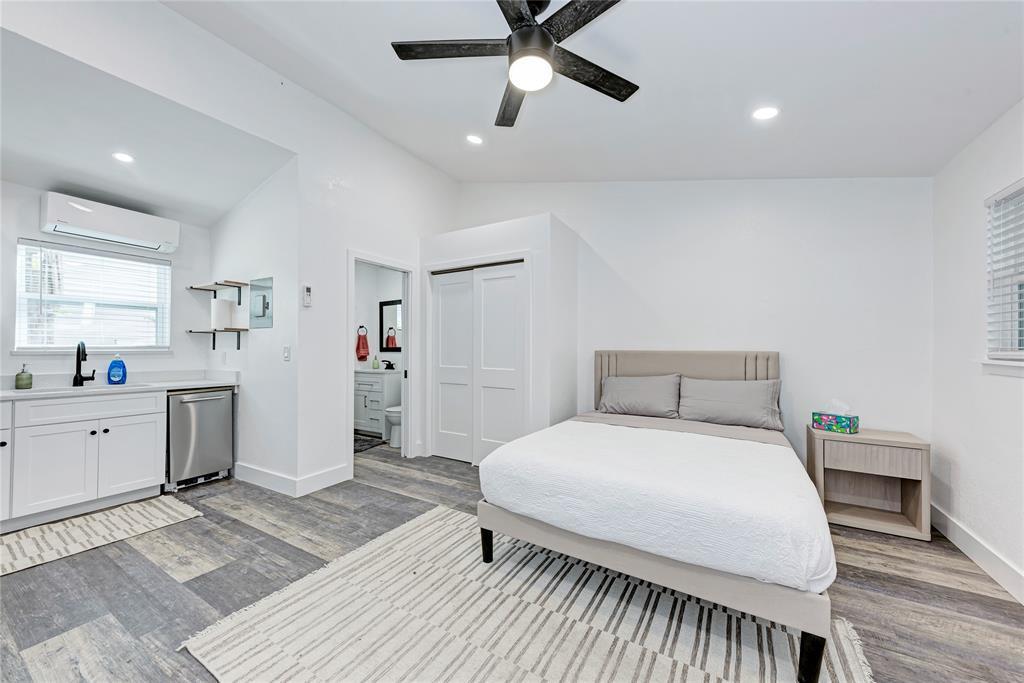 Foto principal - 2302 Leon St