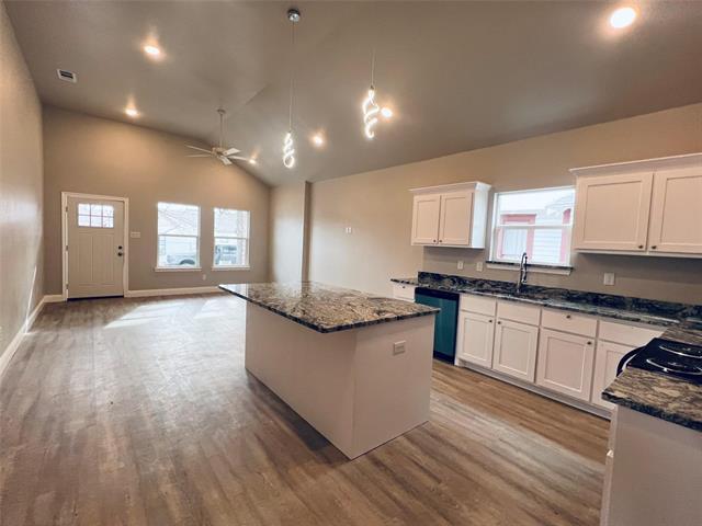 Foto del edificio - 2115 Hemphill St