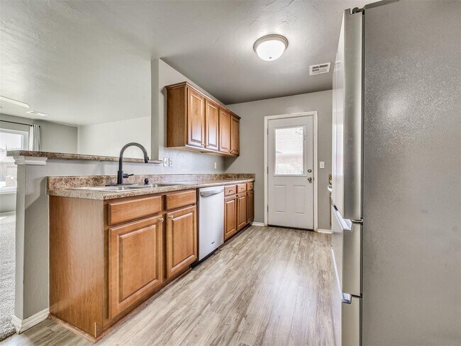 Foto del edificio - 609 E Linden Ln